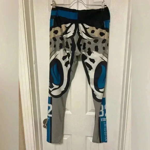 🐆🔥Jaguars women’s leggings size XL🐆🔥 - Picture 2 of 10